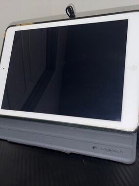 iPad Air + Logitech Keyboard Case